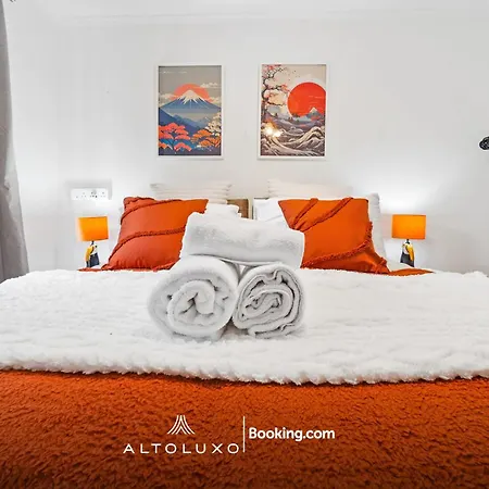 Warm & Stylish Retreat For Group By Altoluxo Bristol