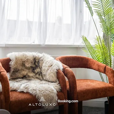 Ferienhaus Warm & Stylish Retreat For Group By Altoluxo Bristol