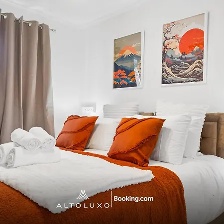 Warm & Stylish Retreat For Group By Altoluxo * Bristol