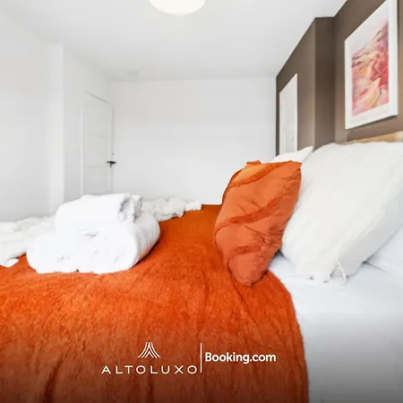 Warm & Stylish Retreat For Group By Altoluxo *