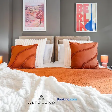Warm & Stylish Retreat For Group By Altoluxo Bristol