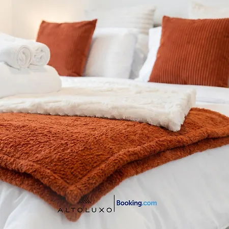 Warm & Stylish Retreat For Group By Altoluxo *