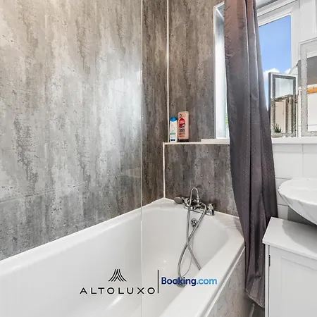 Warm & Stylish Retreat For Group By Altoluxo Ferienhaus
