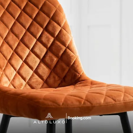 Warm & Stylish Retreat For Group By Altoluxo